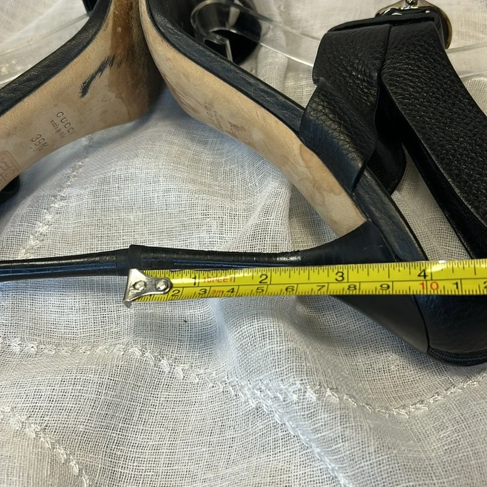 Gucci Elegant Black Stiletto Sandals with buckle - Picture 11 of 16